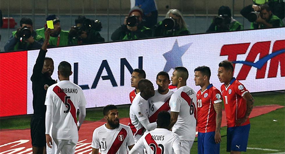 Carlos Zambrano no estaría en los siguientes tres partidos con la selección peruana. (Foto: Getty Images)