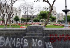 Lima: manifestantes dañaron muros de granito de Plaza San Martín