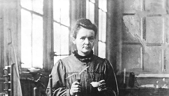 Marie Curie en su laboratorio de París. Fue la primera mujer en ganar el Premio Nobel.