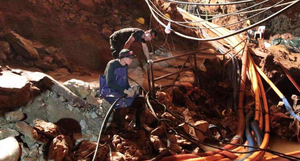 Aún quedan 7 jóvenes atrapados en la cueva del norte de Tailandia. Este rescate se reanudará en 10 horas. (Foto: EFE)