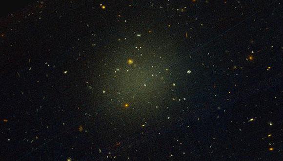 La galaxia NGC1052-DF2 estaría compuesta únicamente por materia ordinaria o visible y no habría necesitado de materia oscura para su configuración. (Foto: Nature)