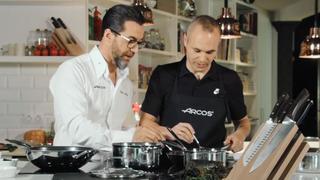 Iniesta promociona cuchillos junto a chef 3 estrellas [VIDEO]