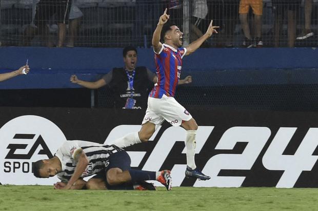 Cerro Porte�o's Argentine forward Federico Carrizo celebrates after scoring during the Copa Libertadores group stage first leg football match between Paraguay's Cerro Porte�o and Peru's Alianza Lima at the La Nueva Olla stadium in Asuncion on April 10, 2024. (Photo by NORBERTO DUARTE / AFP)