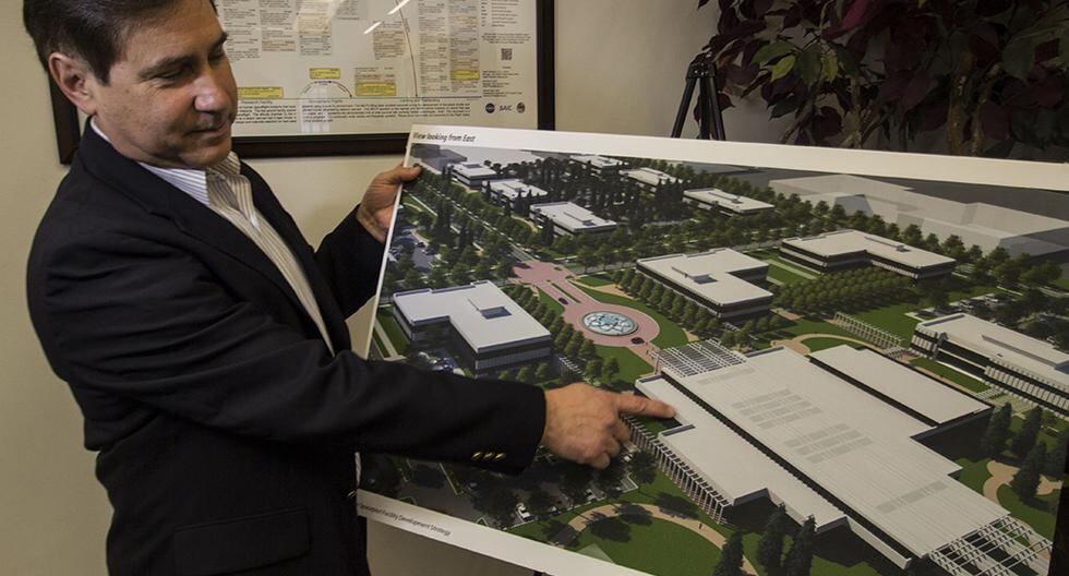 El mexicano Arturo Machuca, experto en la industria de la aviación, es una de las cabezas visibles de la misión que se ha marcado la ciudad tejana de Houston. (Foto: EFE)