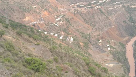 Tres personas desaparecieron tras el derrumbe ocurrido hace una semana. Dos fueron rescatados con vida. (Foto: Cortesía)