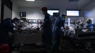 Argentina supera los 100.000 muertos por coronavirus sin ver el fin de la segunda ola 