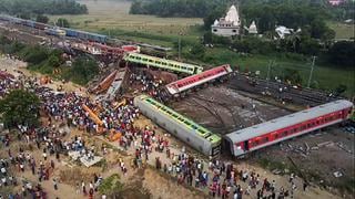Tragedia en India: más de 280 muertos y 900 heridos en colisión de trenes