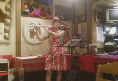 Japonesa asombra al tocar música peruana en restaurante de Tokio