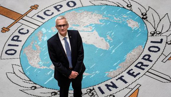 El secretario general de Interpol Jurgen Stock posa para una fotografía en la sede de Interpol en la ciudad de Lyon, en el sur de Francia. (Foto: AFP)