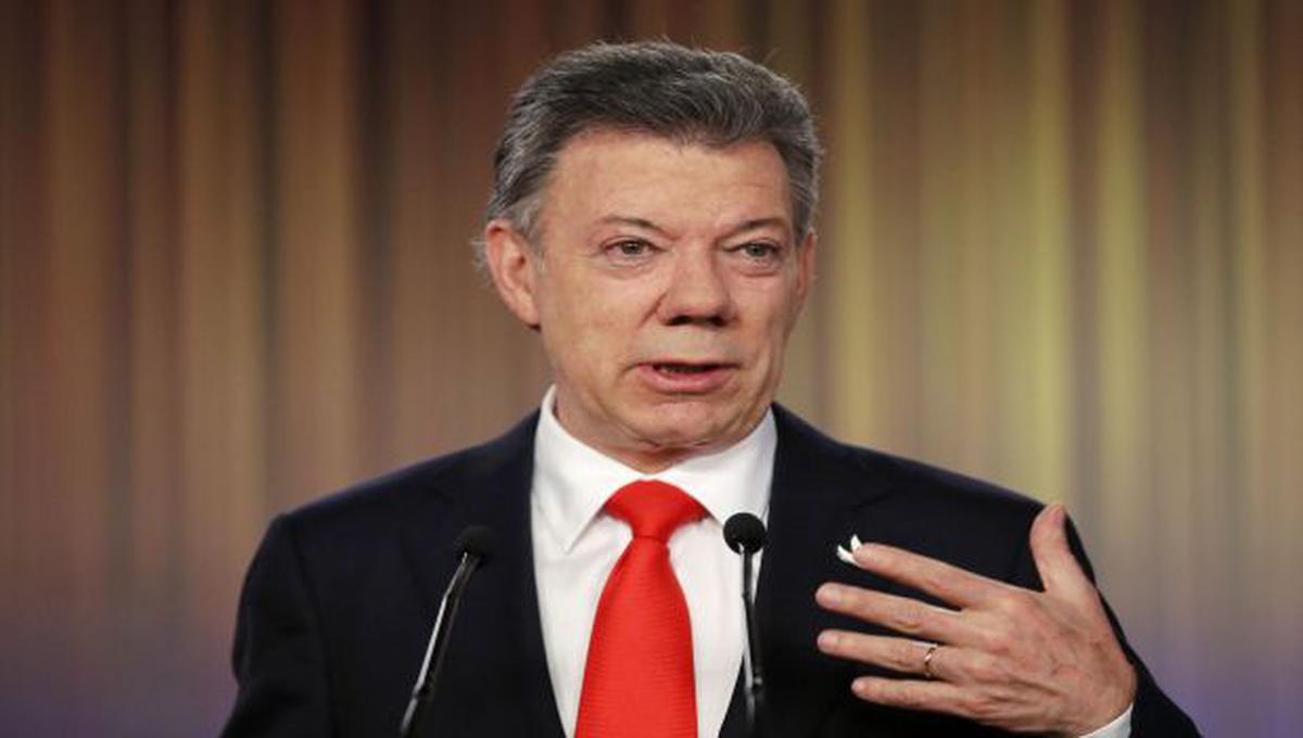 Santos propone eliminar la reelección después de ser reelecto