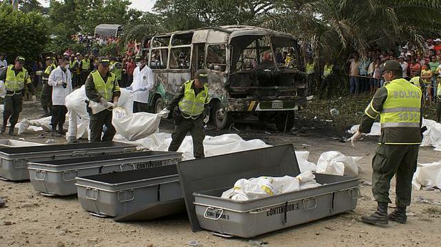 Tragedia en Colombia: chofer de bus quemado no tenía brevete - 1