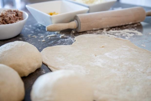 Masa de pizza casera y trucos para congelarla