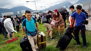 EN VIVO | Manifestantes cortan los accesos al aeropuerto de Hong Kong | FOTOS