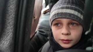 El dramático relato de un niño ucraniano que abandonó su hogar: “dejamos a papá en Kiev”