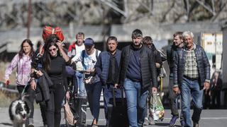 El éxodo de los ciudadanos rusos que escapan a Georgia para no ir a la guerra 