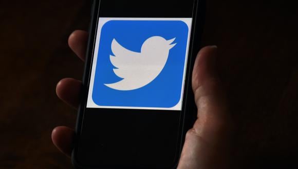 La red social Twitter se pronunció inmediatamente sobre el hackeo de cuentas. (Foto:  Olivier DOULIERY / AFP)