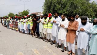 Pakistán despide a las 128 víctimas del peor atentado de su historia a manos del EI