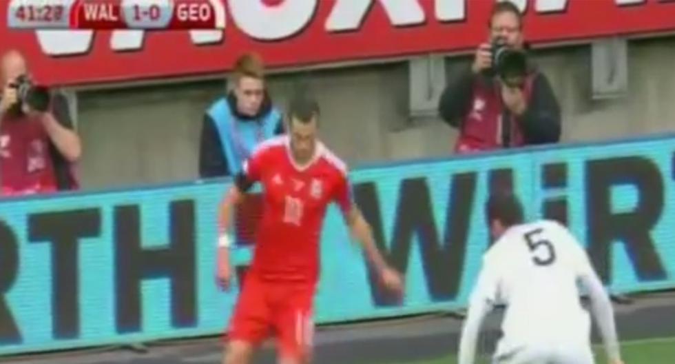 El extremo Gareth Bale realizó elástica con sombrero en el Gales vs Georgia. (Foto: Captura)