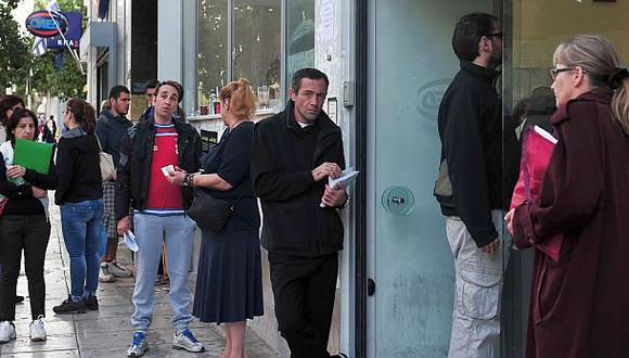Desempleo en Grecia alcanza récord histórico del 28%
