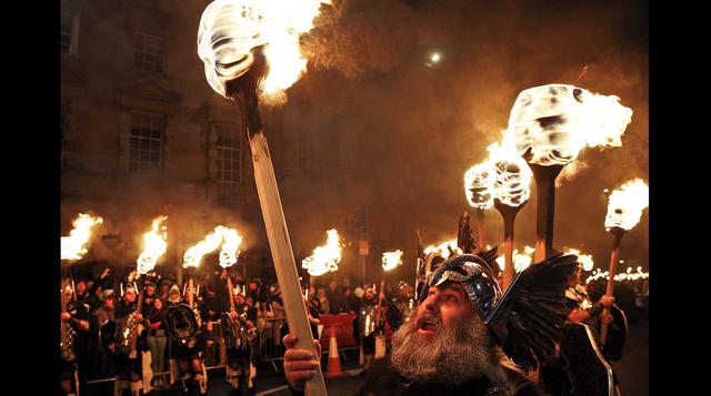 La fiesta vikinga que se desató en Escocia por Año Nuevo - 6