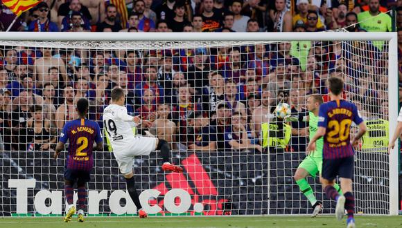 Barcelona vs. Valencia EN VIVO: Rodrigo marcó 2-0 tras pasividad de Piqué y Semedo en Copa del Rey | VIDEO. (Foto: AFP)