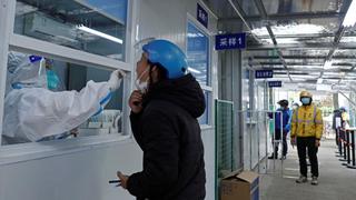 China registra 52 muertes y 5.659 nuevos contagios de coronavirus