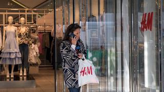 ¿Por qué H&amp;M, el segundo gigante de la moda, está en crisis?