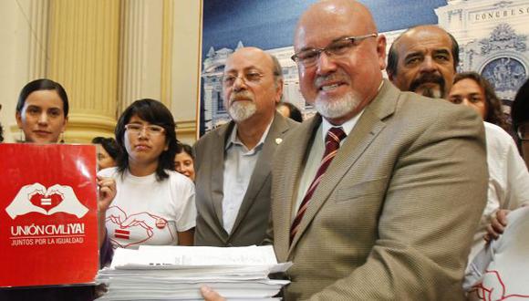 El proyecto de Carlos Bruce cuenta con el apoyo del partido aprista. (Foto archivo Reuters)