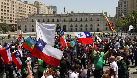 Los inversionistas extranjeros han buscado refugio en el dólar tras la crisis que se vive en Chile. (Foto: Reuters)