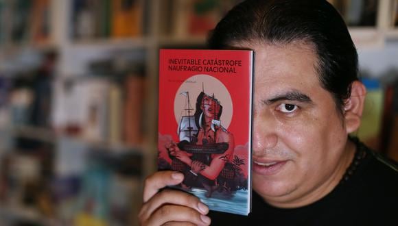 Julio César Zavala Vega es escritor, poeta y librero. Conversamos con él a propósito de su primer libro. (Fotos: ALESSANDRO CURRARINO/EL COMERCIO)