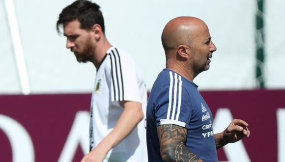 Messi y Sampaoli en los entrenamientos. (Foto: Reuters)