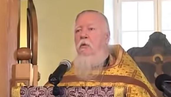 El arcipreste Dimitri Smirnov arremetió también contra las mujeres ortodoxas que se casan con ateos o personas que profesan otras religiones no cristianas. Foto: Captura de video