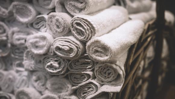 Trucos para quitar el olor a humedad de las toallas de baño. (Foto: Pexels)