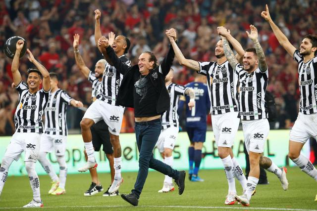 Atlético Mineiro, flamante campeón del Brasileirao, agrandó su estela ganadora de 2021 al vencer al Athletico Paranaense en la final de vuelta de la Copa do Brasil. (Foto: EFE)