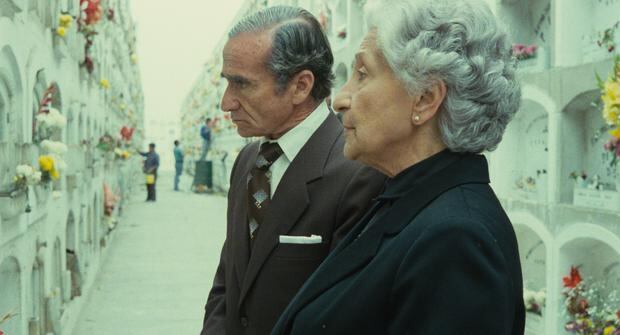 Still from "Caídos del Cielo" (1989), a film by Francisco Lombardi with a script by Pollarolo. 