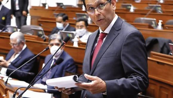 El ministro Prado dijo que desconocía la contratación de su sobrino. Foto: Congreso