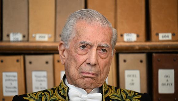 Mario Vargas Llosa está hospitalizado en España tras contagiarse de COVID-19. (Foto: Emmanuel DUNAND / AFP)