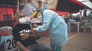 Vacunación contra el COVID-19: mal manejo de dosis afecta a las regiones del Perú