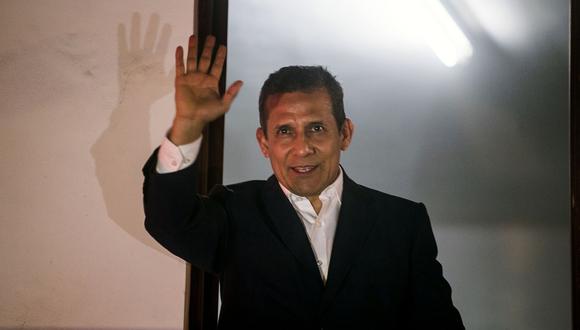 El ex presidente Ollanta Humala salió ayer de la cárcel tras cumplir 9 de los 18 meses de prisión preventiva que dictaron en su contra. El ex mandatario se dirigió al local del Partido Nacionalista para agradecer a sus militantes por su apoyo. (Foto: AFP)