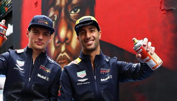 Ricciardo y Verstappen participaron activamente en la personalización de sus autos británicos. (Foto: YouTube – Red Bull).