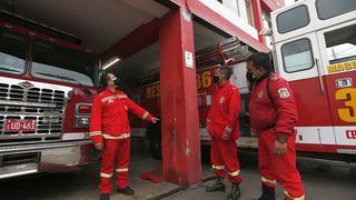 Congreso promulga ley para otorgar una pensión a bomberos con 20 años de servicios