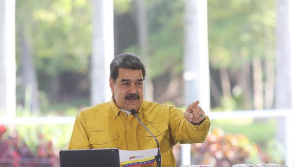 El presidente Nicolás Maduro habla durante un mensaje televisado en el Palacio Presidencial de Miraflores en Caracas, el 21 de julio de 2021. (Foto: AFP).