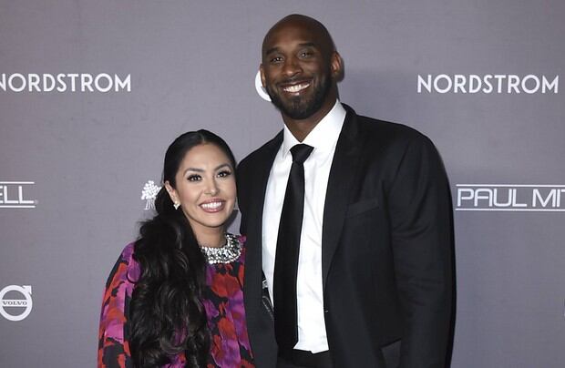Kobe Bryant y su esposa Vanessa en noviembre de 2019 (Foto: EFE)