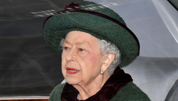 La Reina Isabel II de Gran Bretaña sale en automóvil después de asistir a un Servicio de Acción de Gracias para el Príncipe Felipe, Duque de Edimburgo, en la Abadía de Westminster, el 29 de marzo de 2022. (JUSTIN TALLIS / AFP).