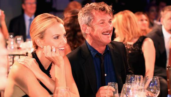 Sean Penn inició adopción del hijo de su novia Charlize Theron