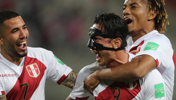 Gianluca Lapadula marcó su primer gol con Perú en las Eliminatorias. (Foto: AFP).