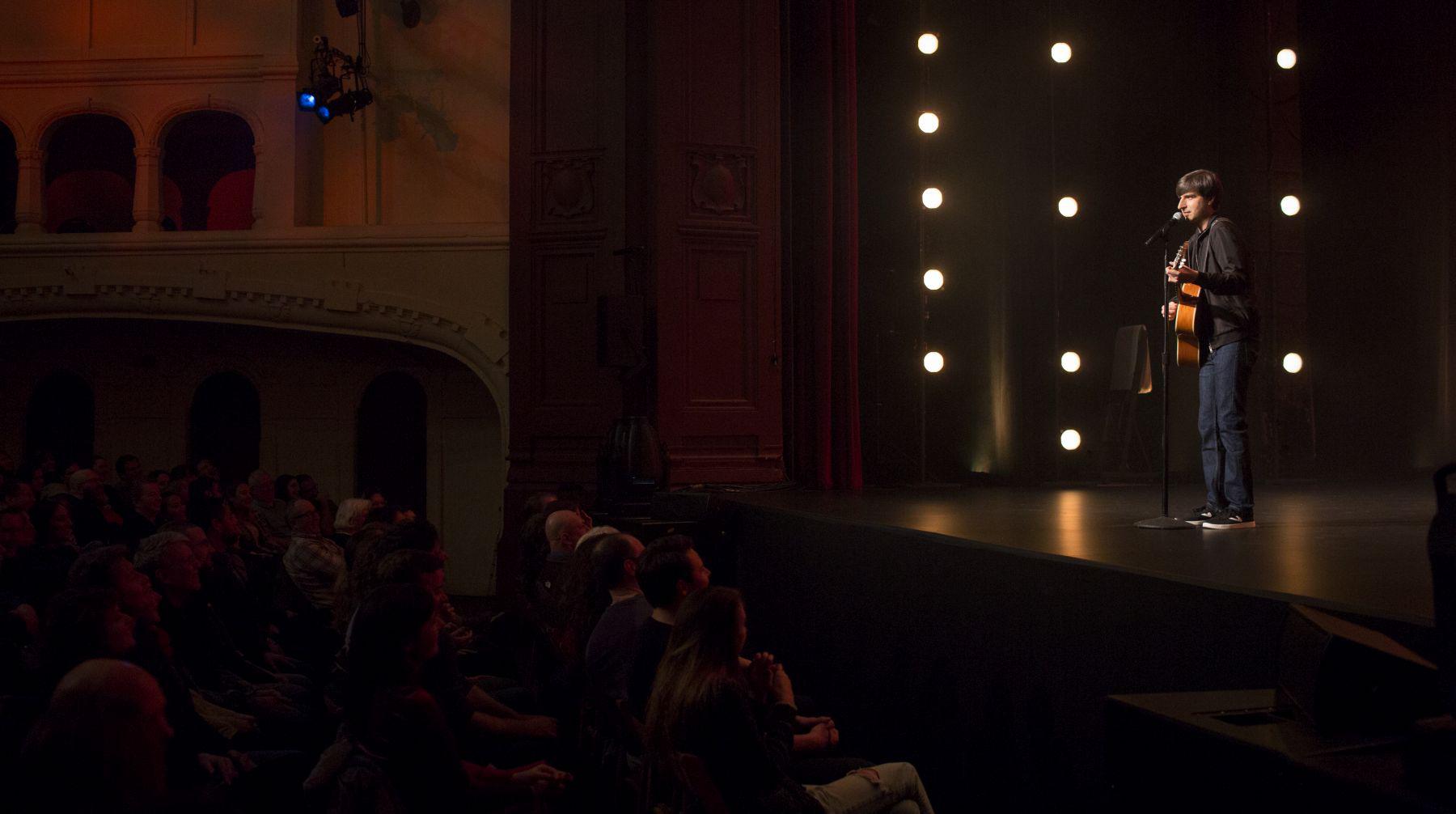 "Demetri Martin: The Overthinker", 10 de agosto. (Foto: Difusión)