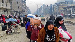 Siria: Los rebeldes se rinden en la devastada Alepo [VIDEO]