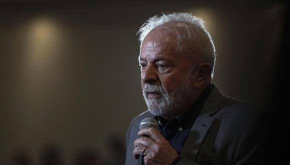 El expresidente de Brasil y candidato a la presidencia, Luiz Inácio Lula da Silva, presenta una "carta a los evangélicos", durante un acto de campaña en un hotel de Sao Paulo (Brasil).  (Foto: EFE/ Sebastiao Moreira)