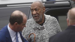 Bill Cosby se presentó ante justicia tras denuncia formal